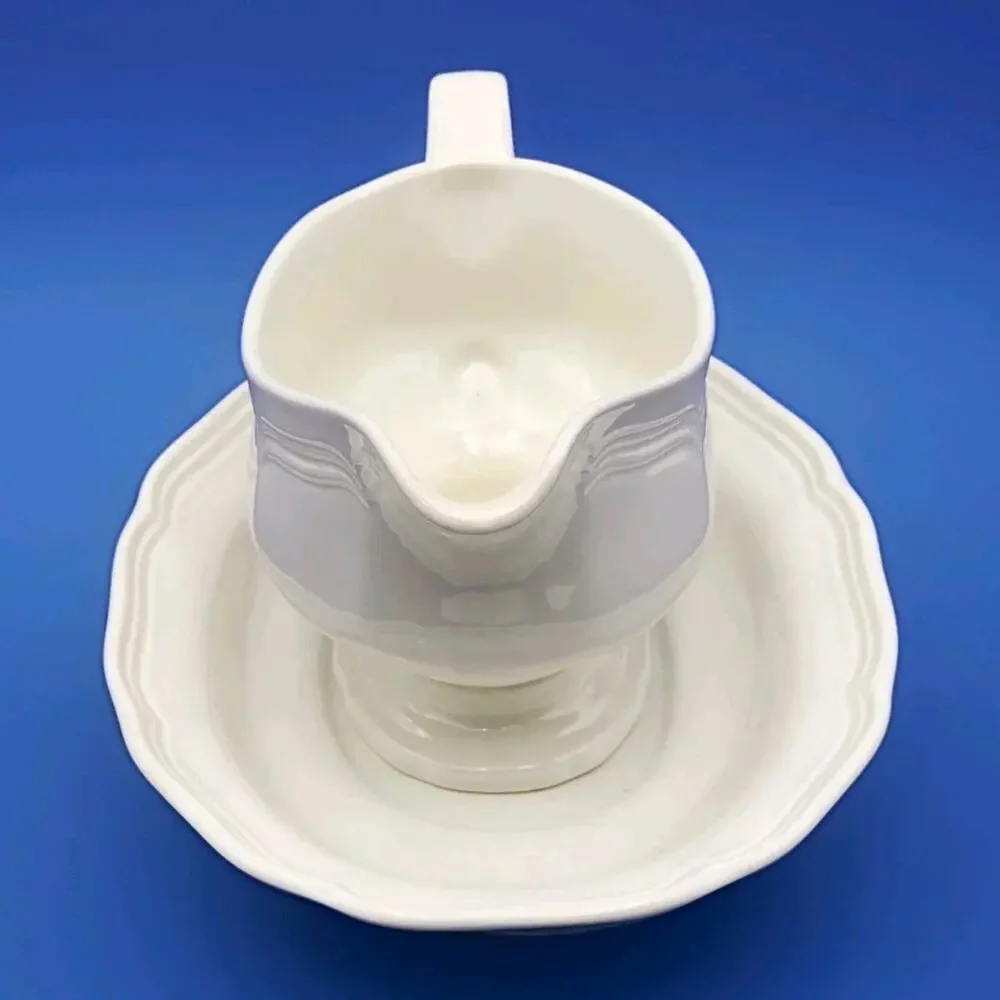 Mikasa French Countryside White Gravy Boat and Underplate F 9000 SHIPS FAST - Picture 8 of 16